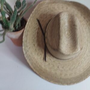 Men's Natural Straw Western Hat with Black Chin Cord USA.